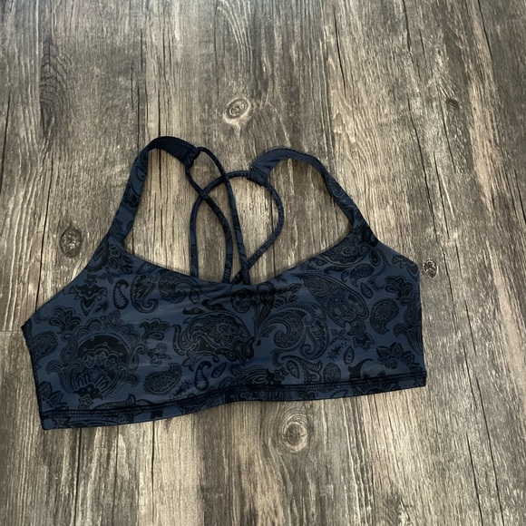 Lululemon Free to Be Bra Paisley - Picture 1 of 4